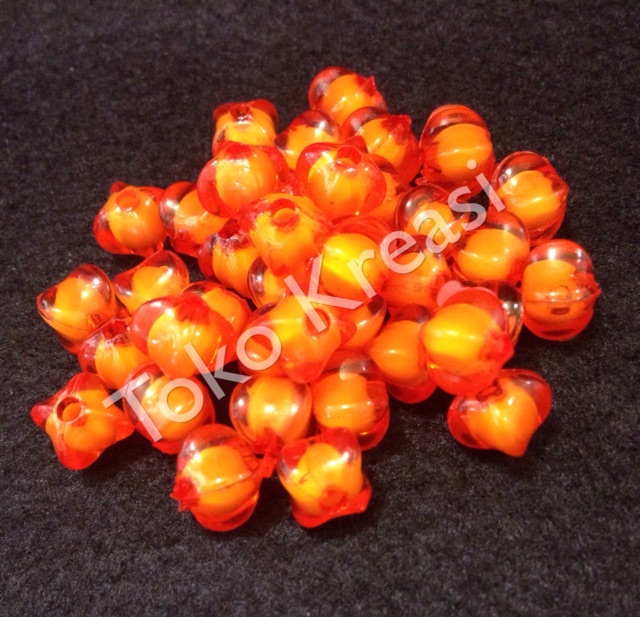 Manik isi bentuk belimbing 8mm warna orange / jingga