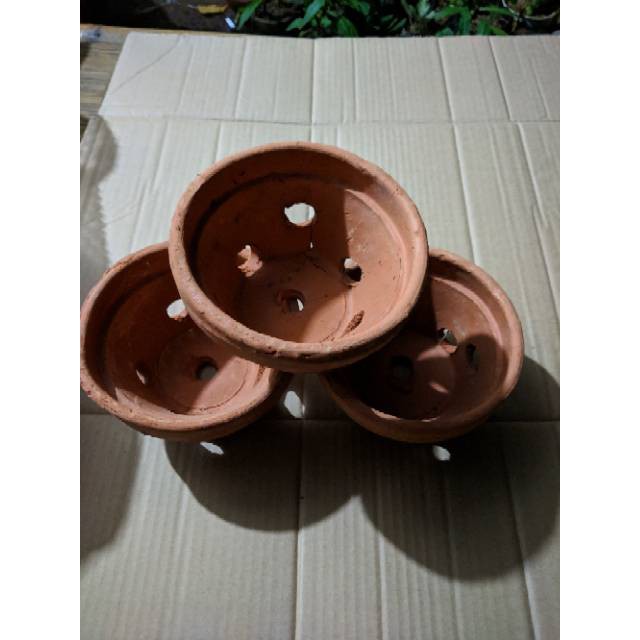 Pot tanah liat untuk anggrek ukuran 15cm