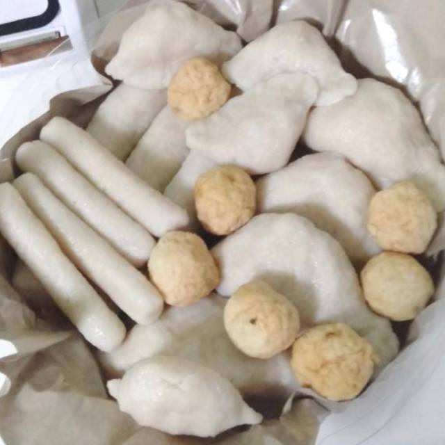 

Pempek Pelembang Ulu Biar Rasa Yang Berbicara Mega Jumbo Ikan Tenggiri Asli Rasa Mantul Endul!