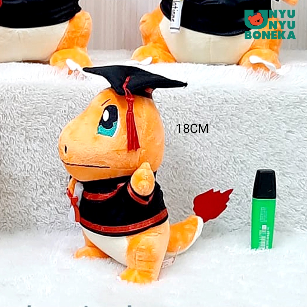 boneka toga wisuda charmander animal graduation souvenir pokemon