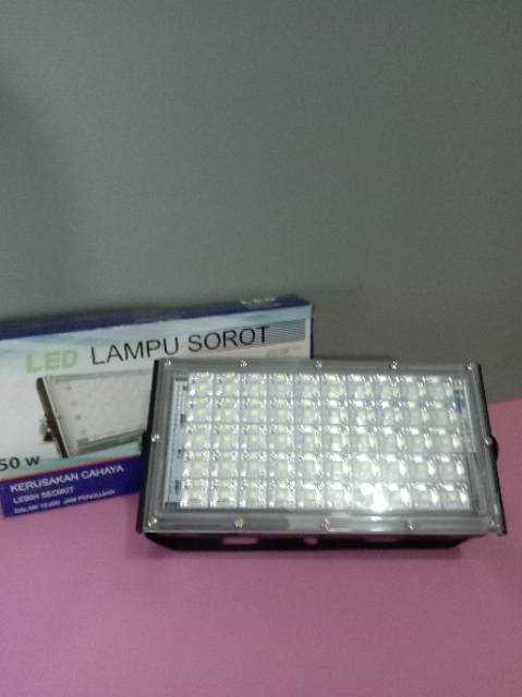 Lampu sorot led 50w