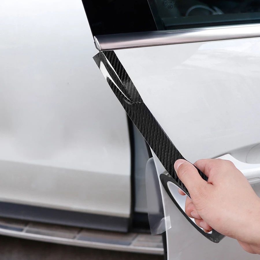 1 Rol Stiker Film Pelindung Ujung Pintu Mobil 4D Bahan Serat Karbon Anti Gores / Benturan / Air DIY