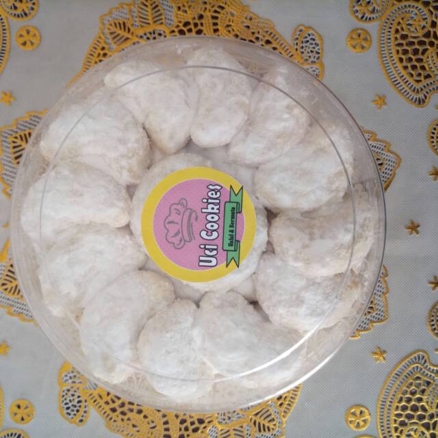 

Putri Salju Kacang Mete Uci Cookies