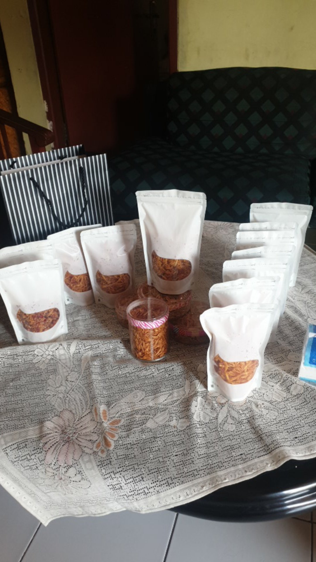 Standing Pouch Transmetz Window Kombinasi 13x20.5 Black Hitam White Putih 250z