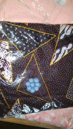 Benang Raja Tunik Batik Wanita Lengan Panjang