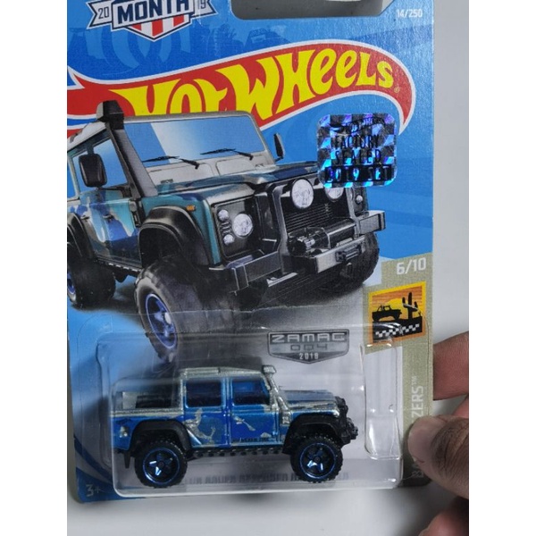 Hot Wheels Factory Sealed 2019 HotWheels Zamac Land Rover Defender double cab