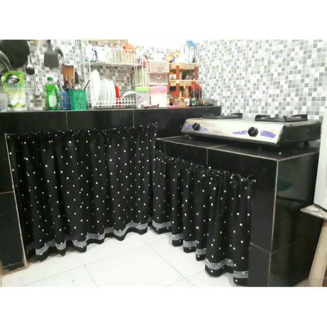 Gorden bawah kompor/Gorden Kolong Dapur/Gorden kolong meja dapur bahan katun panca dotty hitam renda