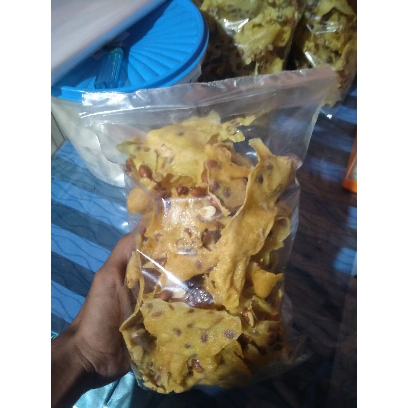 

kripik peyek / kripik kacang khas palembang