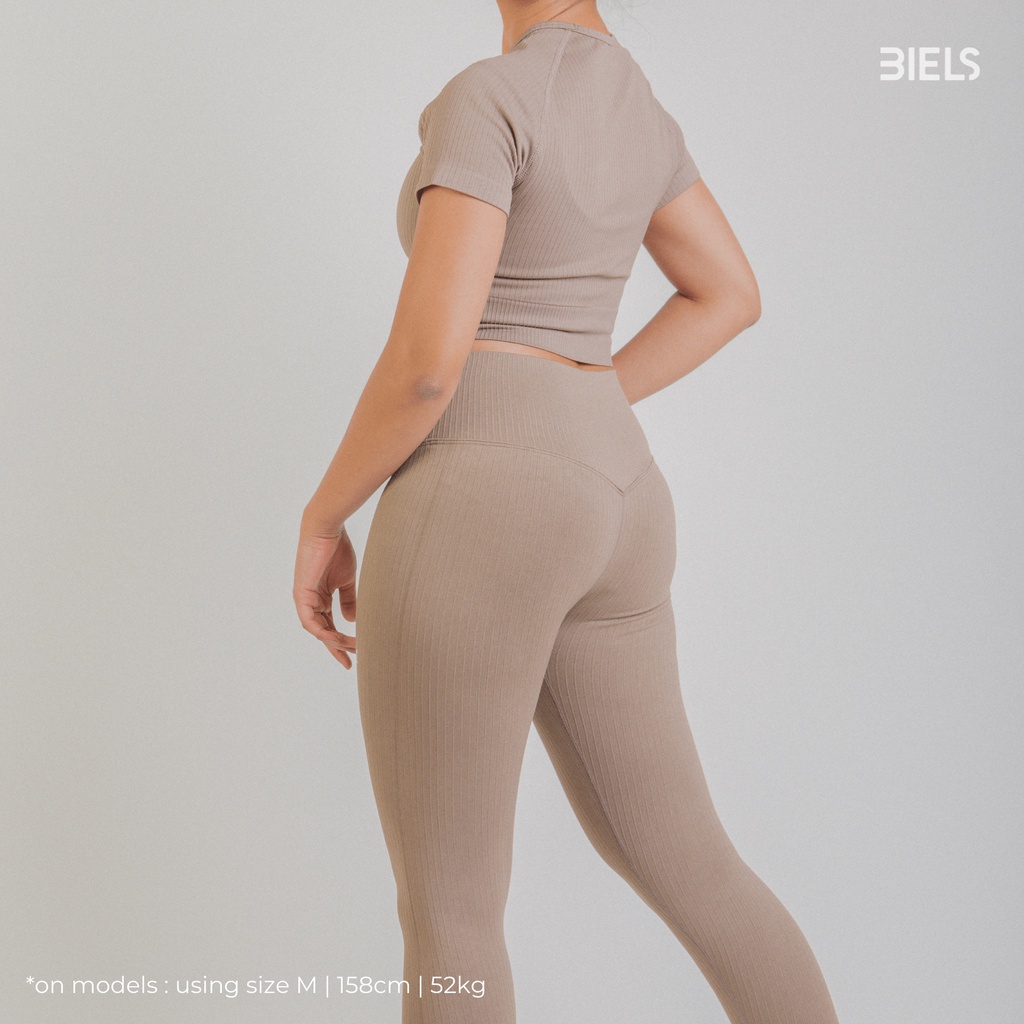 AUDI SET / Setelan Olahraga Wanita Biels / Setelan Baju Olahraga Crop Top Celana Legging Highwaist