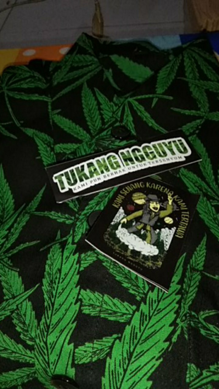 Kemeja Ganja Hijau