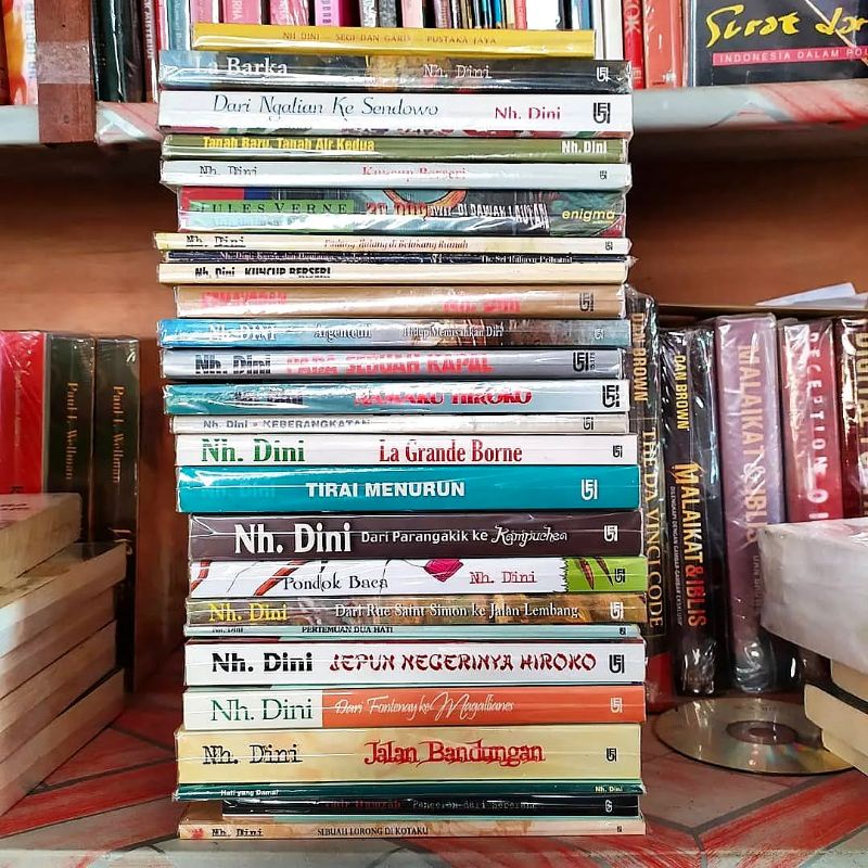 26 BUKU KARYA NH DINI - ORIGINAL - BERTANDA TANGAN