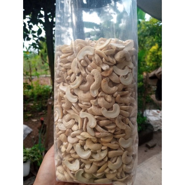 

kacang mede belah mentah 1kg