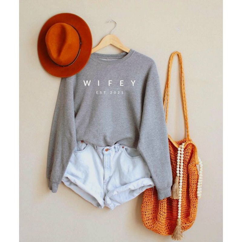 Sweater Crewneck WIFEY (S - 6XL) (CUSTOM TAHUN) Sweatshirt Wanita MoM Gift Fashion OVERSIZE Bride BIGSIZE Jumbo Street Style Mama Hoodie 5XL 4XL 3XL 2XL XL L M