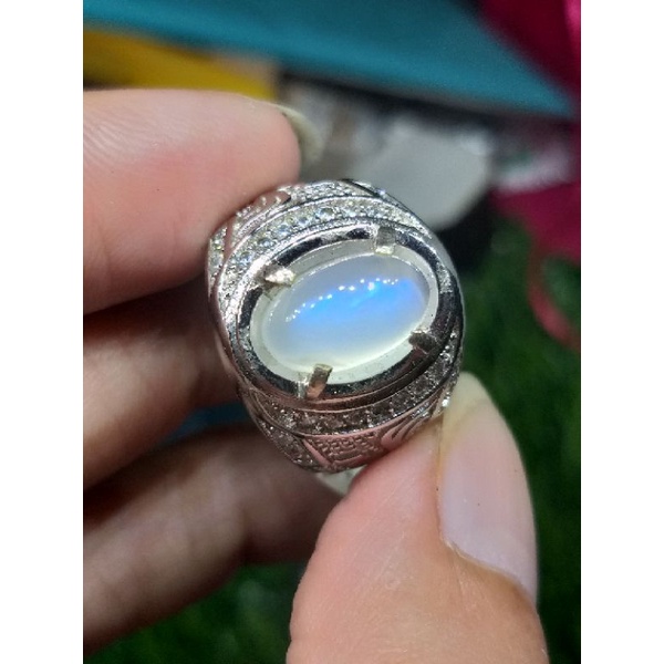 natural moonstone Ceylon est