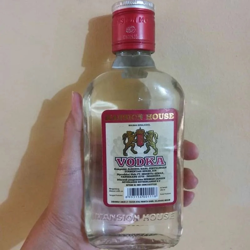 Jual Vodka Mansion House 250ml Shopee Indonesia