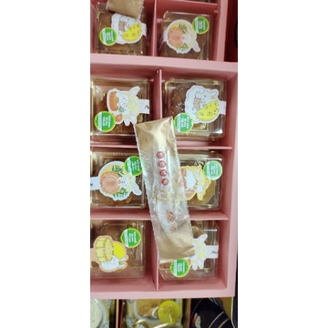 

mooncake mini isi 6