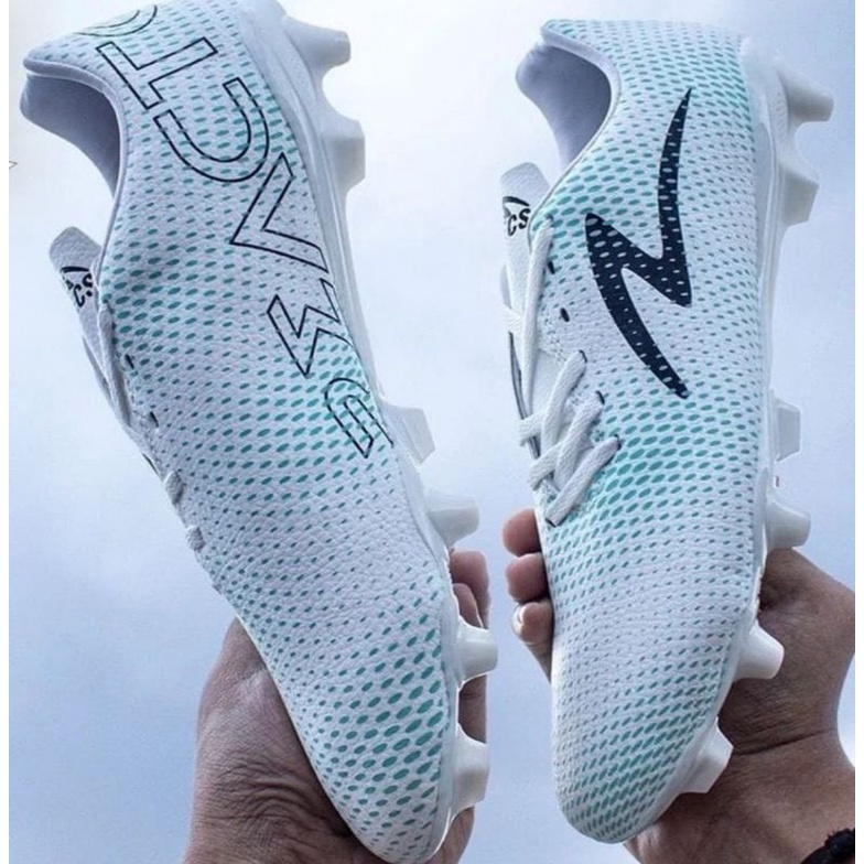 sepatu sepak bola specs original Genesis FG