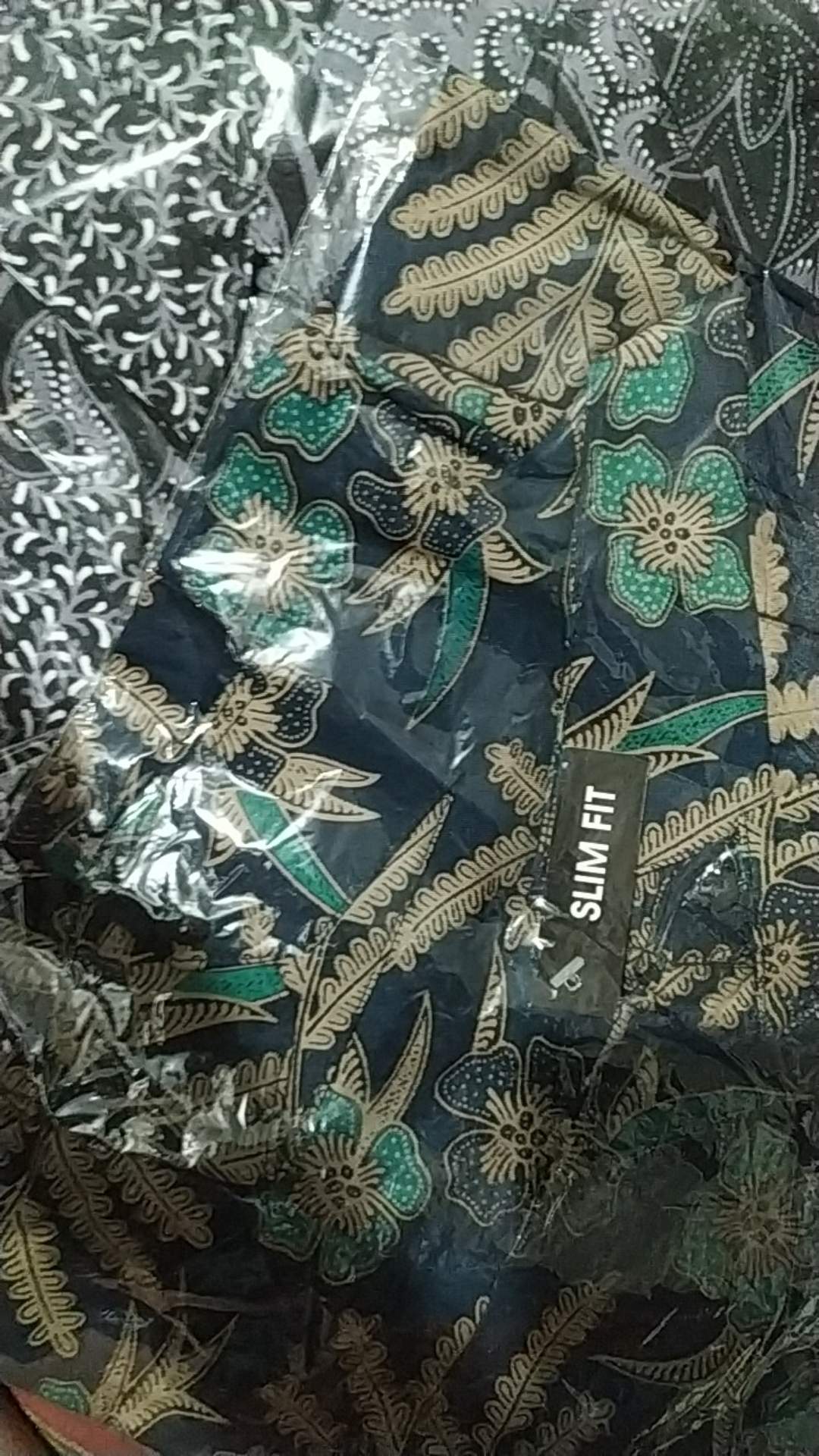 Batik Pria Lengan Panjang Slimfit Modern Batik Pria Lengan Panjang Slim Fit