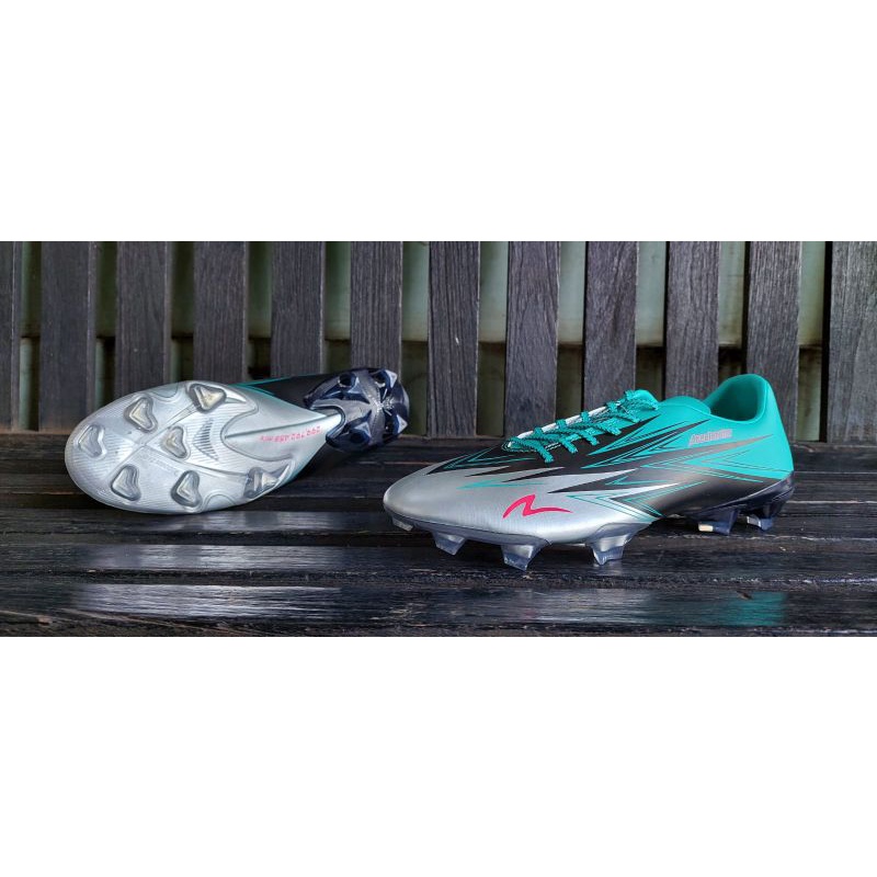 Sepatu Bola Specs Lightspeed 3 FG Silver