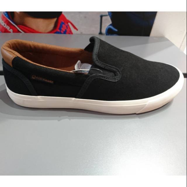 SEPATU AIRWALK SLIPON JIM SUEDE BLACK CAMEL