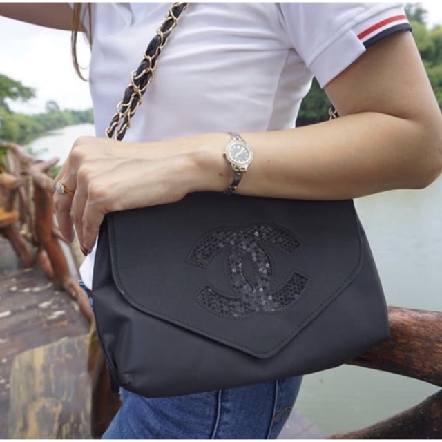 chanel vip bag ( chanel make up special gift ORI)