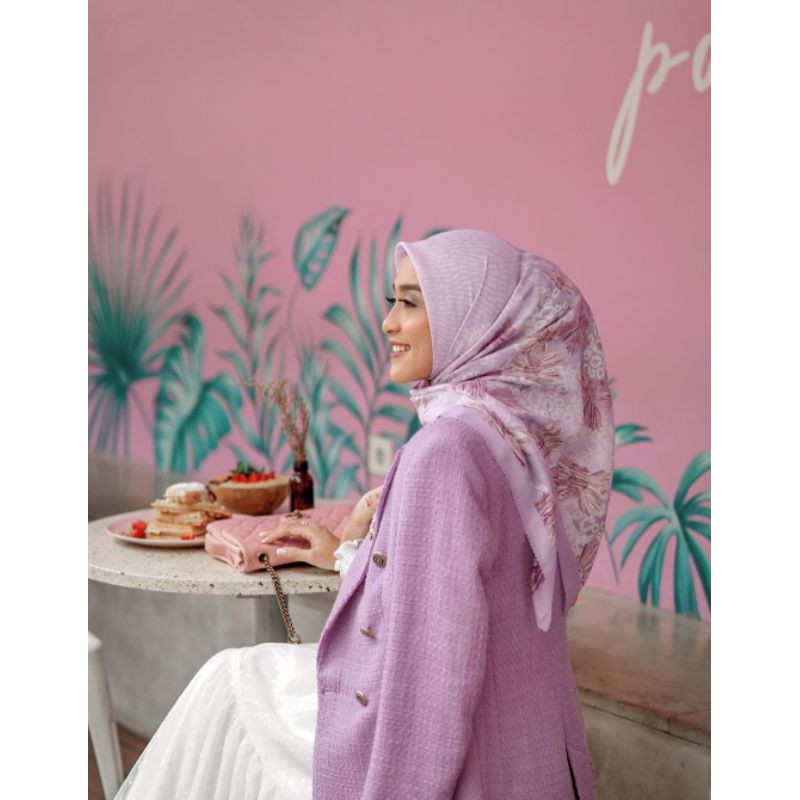 Les Amities reborn Lilac Buttonscarves