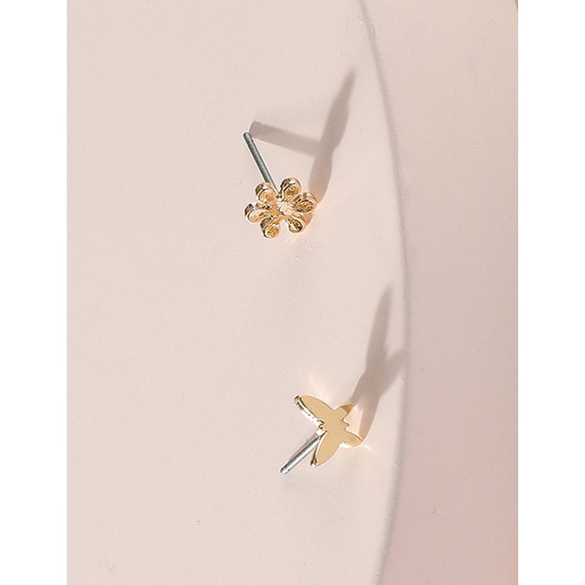 LRC Anting Tusuk Fashion Gold Color Alloy Butterfly Flower Asymmetrical P82158