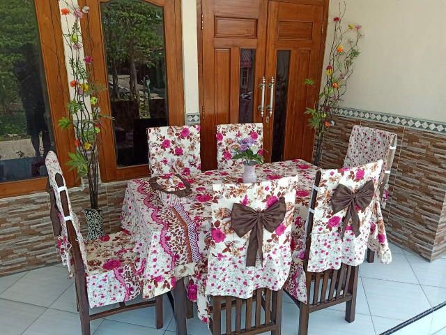 Set Meja Makan Doraemon