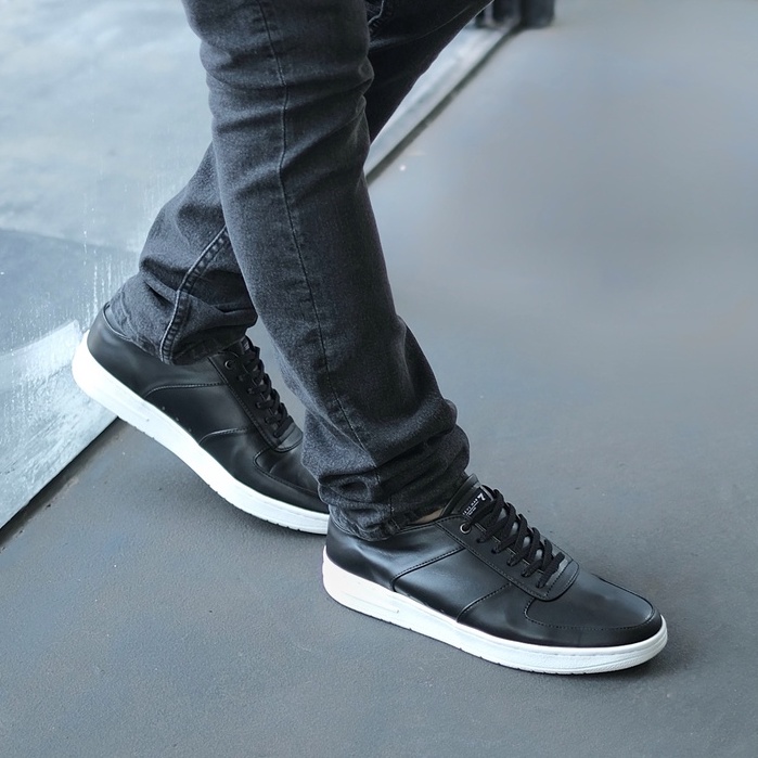 Adaptive Black | Sepatu Hitam Casual Sneakers Kasual Polos Original Pria Cowok Footwear New | Reyl FORIND