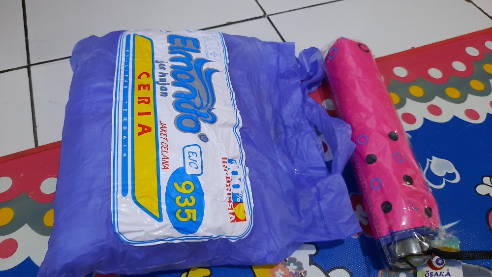 Payung Lipat 4 Karakter Motif Polkadot Ring Anti Uv Merk Osaka - 4008