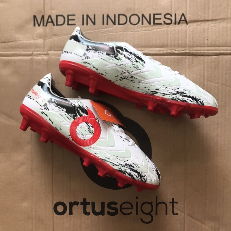 Sepatu Bola Ortuseight Inferno FG - White