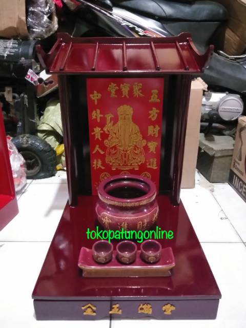 Rumah Dewa Bumi Tecukong Tutikong 2 Pilar