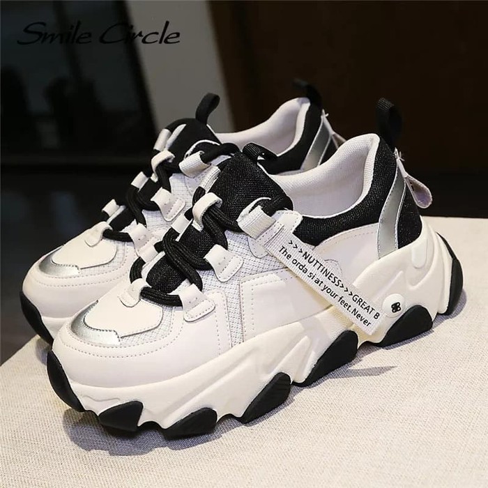 Sepatu Sneakers Wanita Kenza SDS353