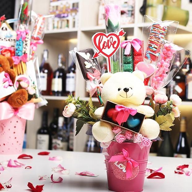 

HAMPER VALENTINE BUCKET KADO UNIK COKLAT BONEKA & BUNGA DG654EAFVD