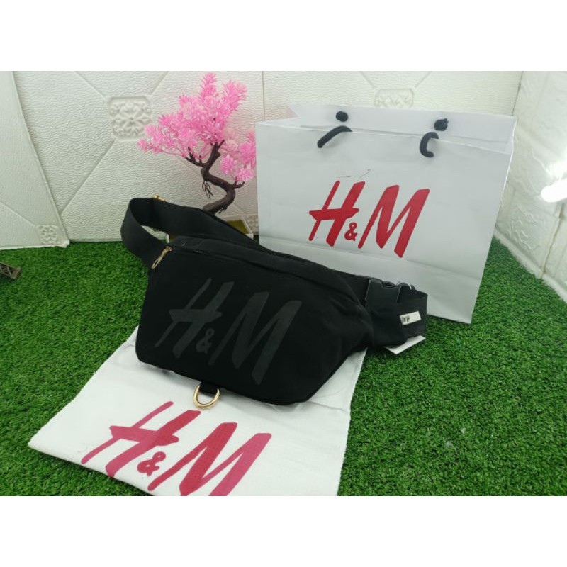 Tas Waistbag  H&M, Bahan Suede uk 30 × 17 / tas HnM Velvet FREE PAPER BAG