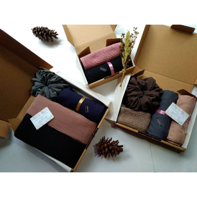 

Hampers Hijab Kado Ultah Hijab Gift Box Hampers Ulang Tahun