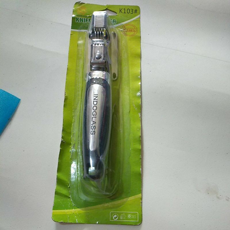 

knife Gurinder