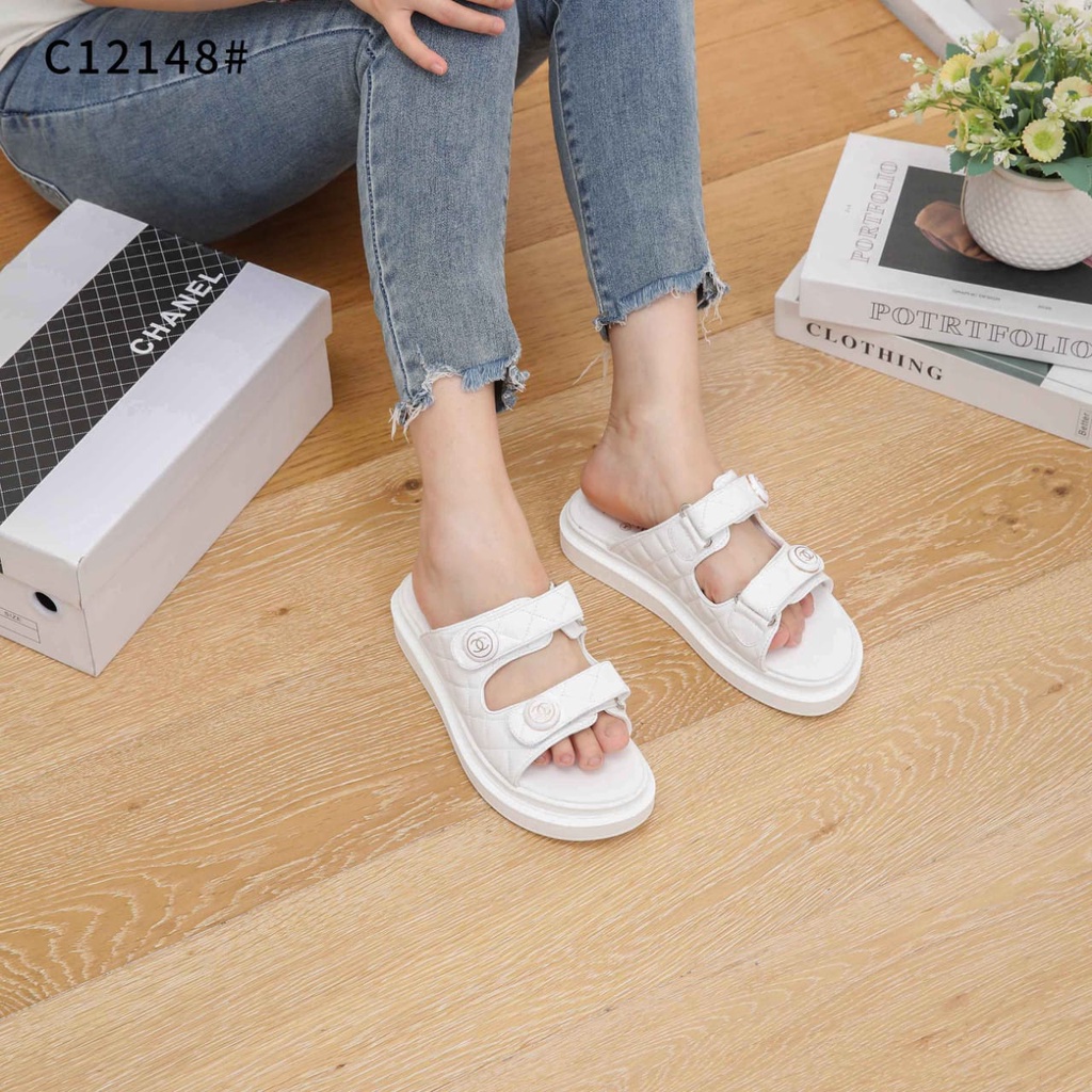 Ch Women With Logo Sandal C12148