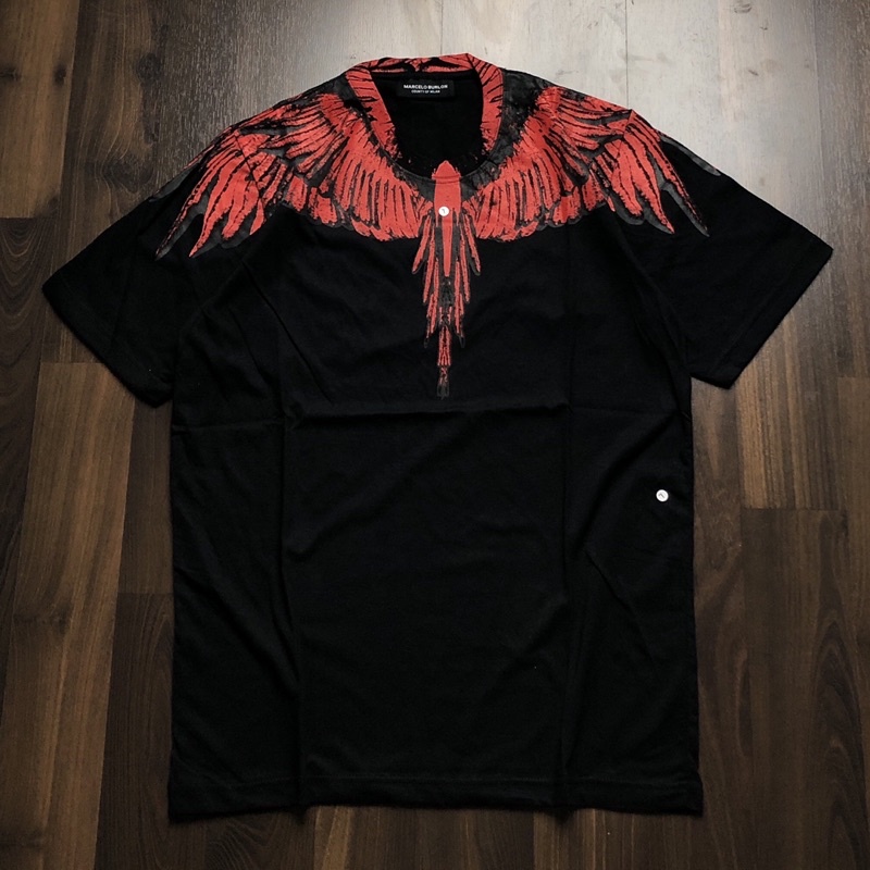 KAOS MARCELO BURLON - LOGO PF MERAH HITAM FULLTAG + LABEL IMPORT MIRROR 1:1 ORIGINAL