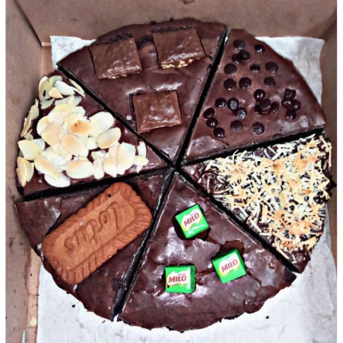 

FD013 sweet.east - Fudgy Brownies shiny crust brownies sekat pizza