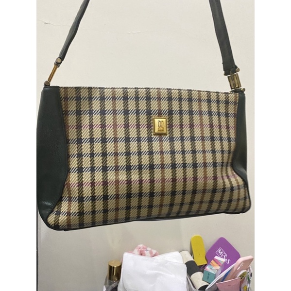 Shoulder bag “DAKS” like new