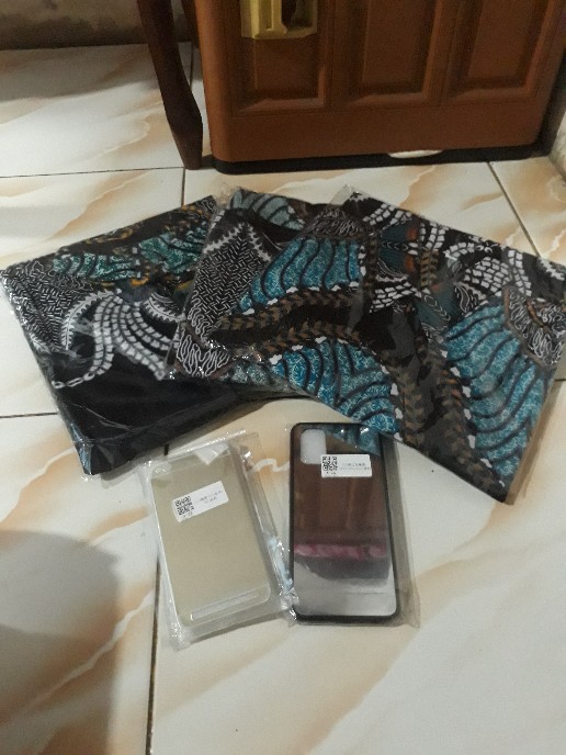 Batik Couple- Batik Couple Keluarga Sania Ruffle Ori Ndoro Jowi Motif Madu Hijau  -batik Pekalongan