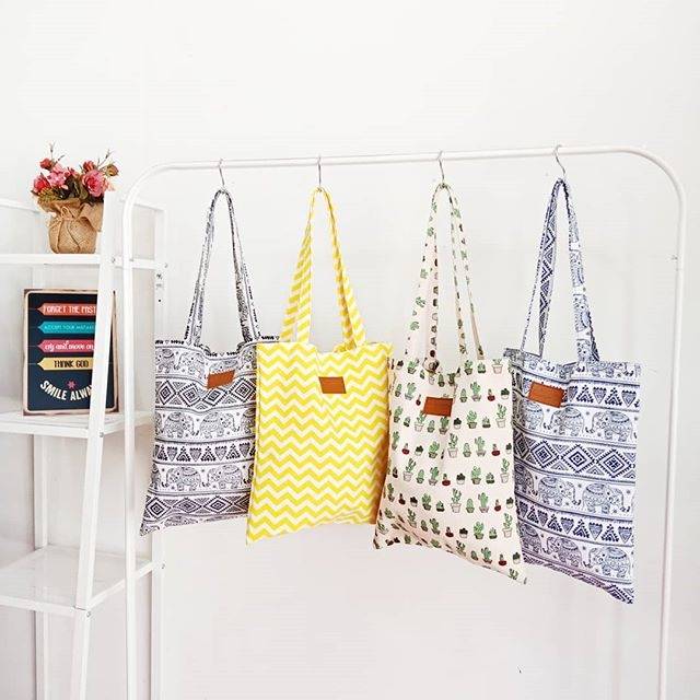 Totebag canvas lucu milenial gajah phuket kaktus