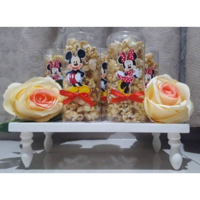 

Popcorn caramel dessert table / sweet corner