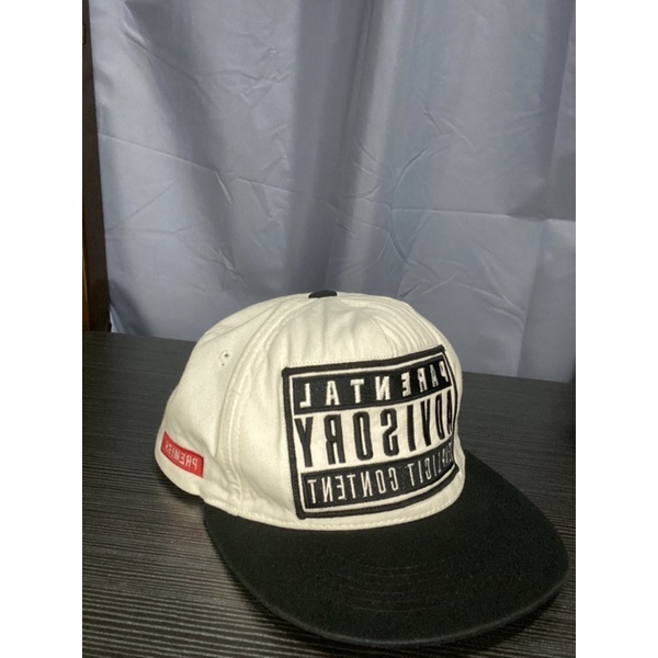 topi parental advisory putih