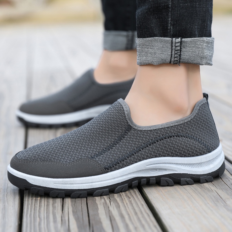 Mainland Sepatu Slip On Pria Casual Sneakers Olahraga Outdoor MC603