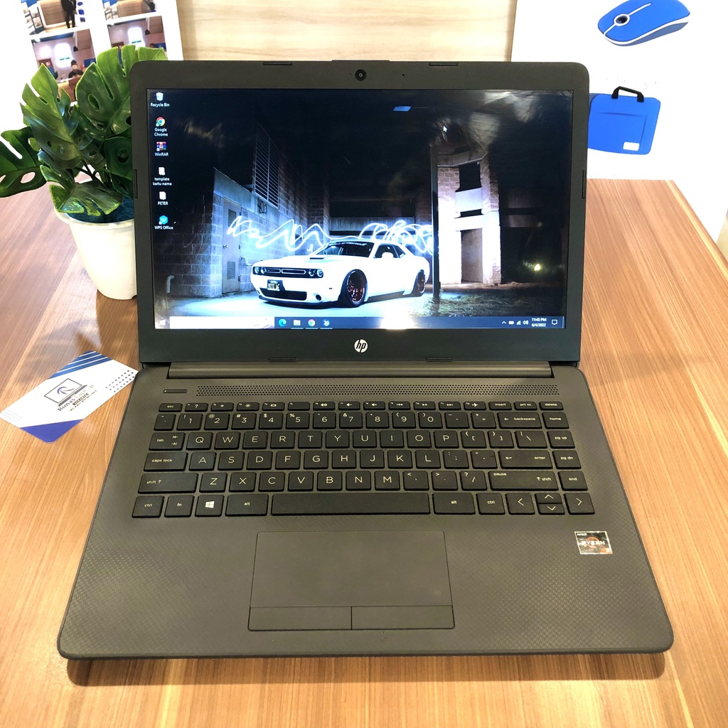 HP TAHUN 2O20 Ryzen 3 Ram 8/256 SSD Amd Redeon IPS Second Bekas