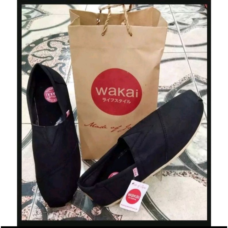 slip on Pria dan wanita Wakai hitam sol cream Termurah