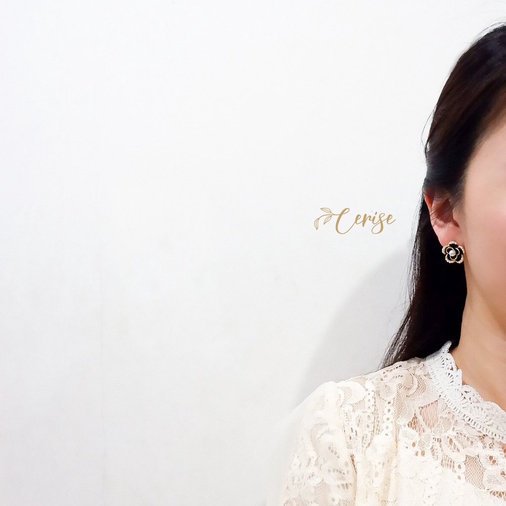 Zetta Earrings | Anting tusuk bunga mawar hitam korea cantik elegan aksesoris wanita trendy stylish