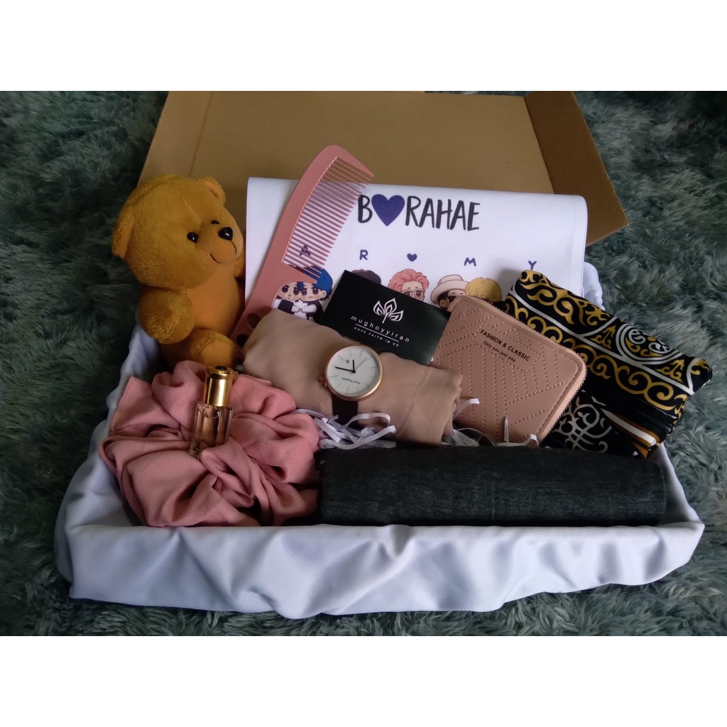 

hampers hijab|hampers cewe|kado wisuda|kado buat ayang